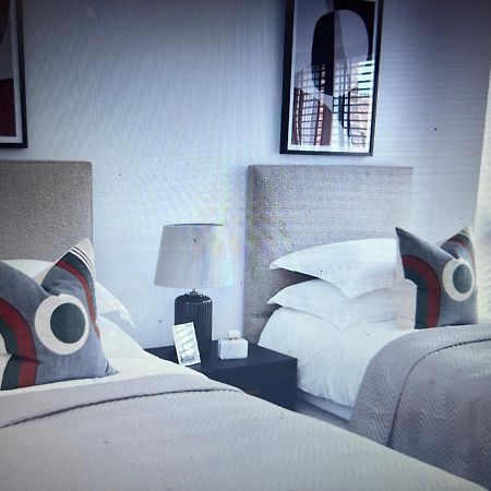 4-Level Luxury 2 Bedroom House Sleeps 6, Rooftop, Harry P & Free Parking Watford  Exteriér fotografie