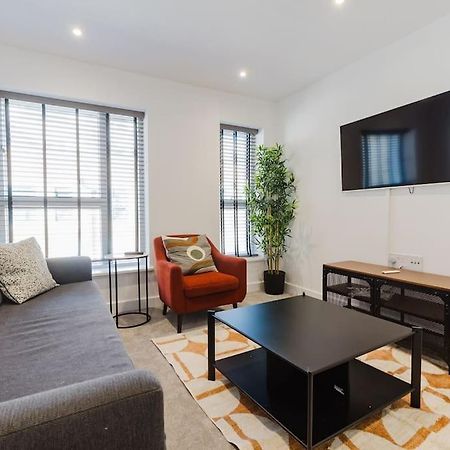 4-Level Luxury 2 Bedroom House Sleeps 6, Rooftop, Harry P & Free Parking Watford  Exteriér fotografie