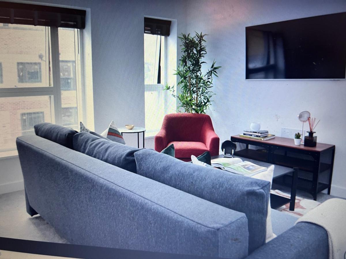 4-Level Luxury 2 Bedroom House Sleeps 6, Rooftop, Harry P & Free Parking Watford  Exteriér fotografie